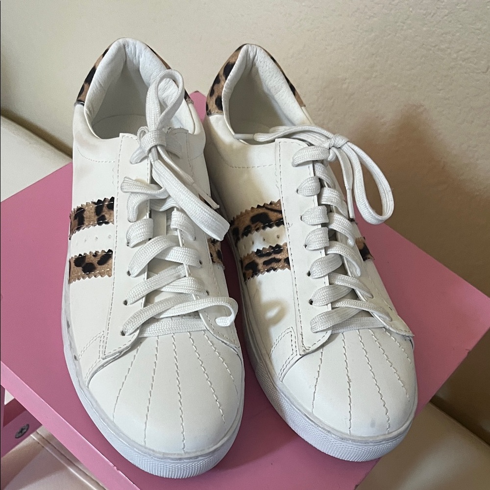Leopard Accent White Sneakers - Picture 2 of 7